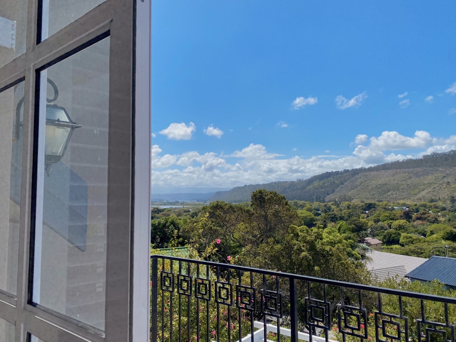 5 Bedroom Property for Sale in Sedgefield Central Western Cape